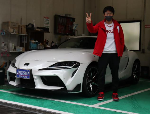 トヨタ　スープラ（本社ショールーム）
