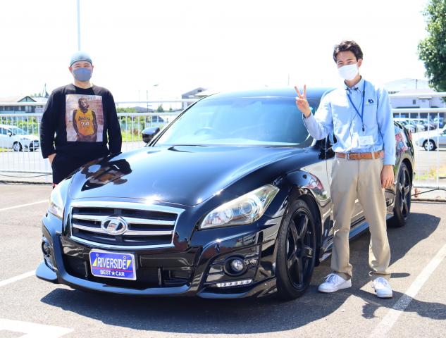 日産　フーガ（エルザ横浜店）