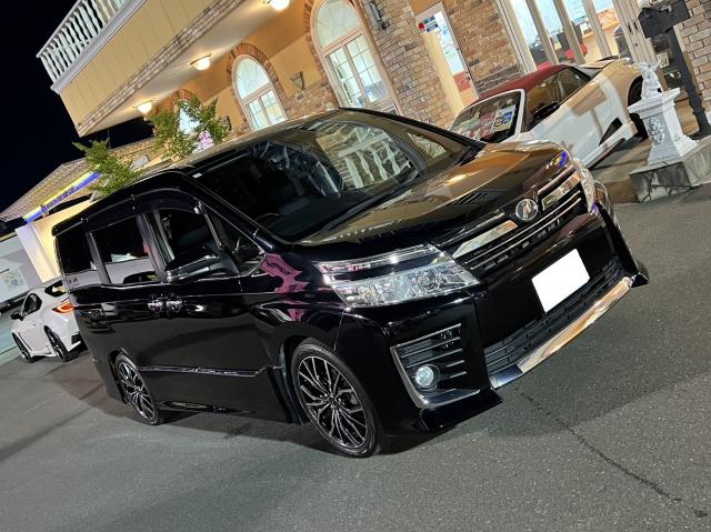 トヨタ　ヴォクシー（エルザ16号町田ショールーム）