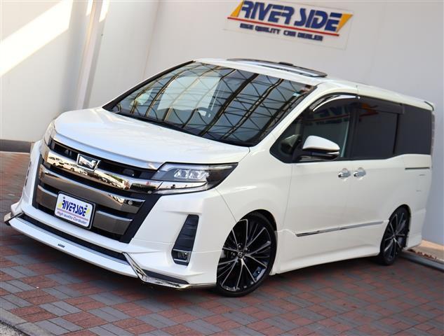 トヨタ　ノア（エルザ１６号町田ショールーム）