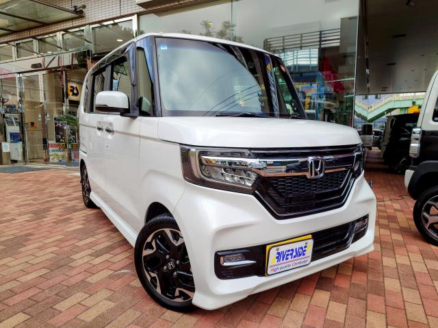ホンダ N-BOXカスタム(エルザ藤沢ショールーム)